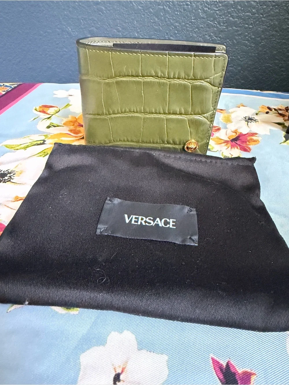 New Versace Olive Green Croc-Embossed Leather Bifold Wallet
